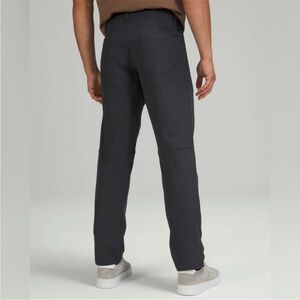 Lululemon ABC Classic-Fit 5 Pocket Pant 32"L *Warpstreme
Obsidian size 33